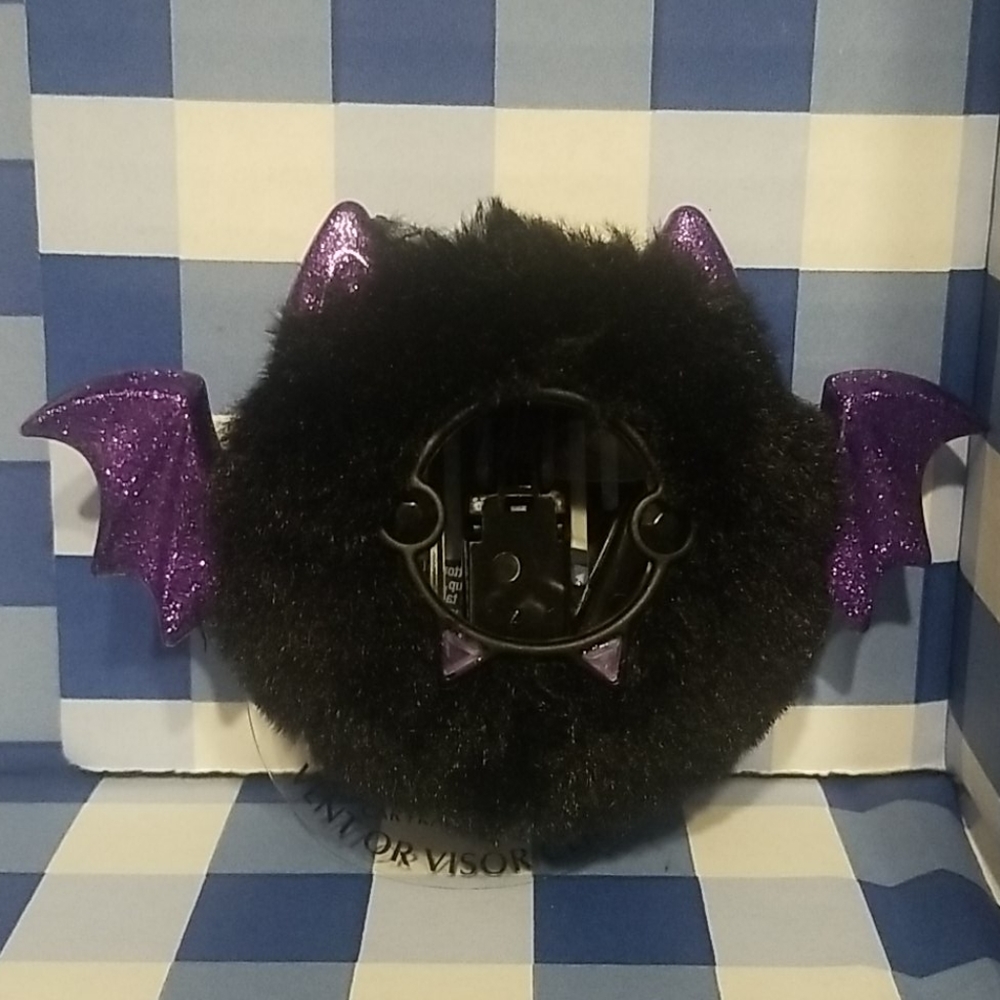 Bath and Body Works Bat vent/visor clip.